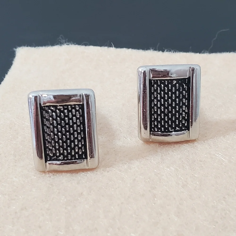 Silver & Black Herringbone Mesh Rectangular Cufflinks - Unisex